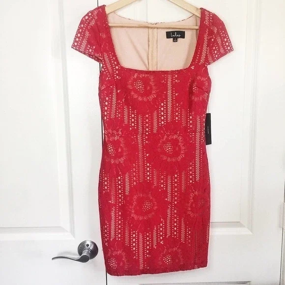 Lulu's NWT Red Lace Bodycon Mini Dress Date S - Picture 3 of 9